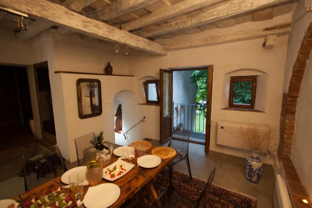 Vestonicka Moruse room 5